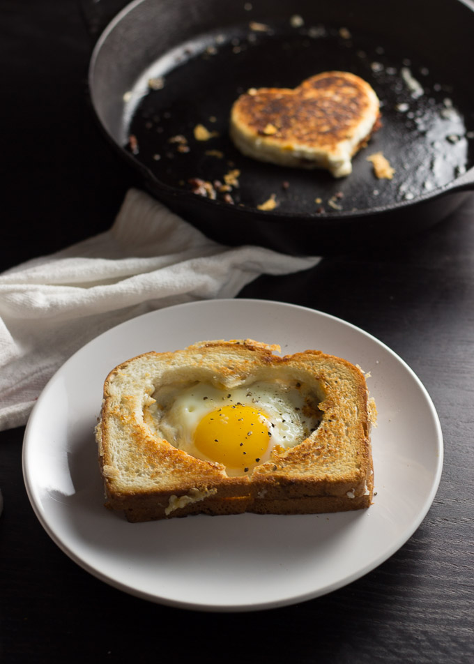 Egg in a Grilled Cheese Basket-1