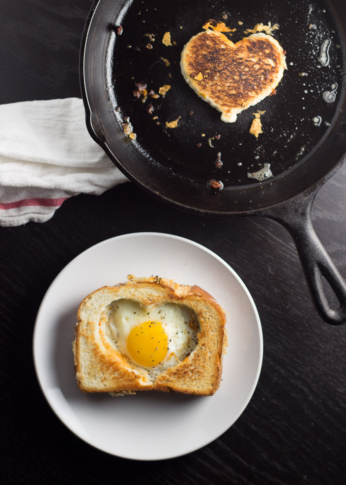 Egg in a Grilled Cheese Basket-3