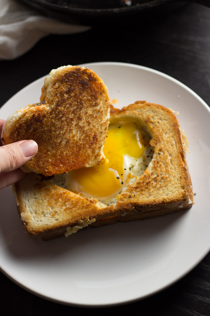 Egg in a Grilled Cheese Basket-5