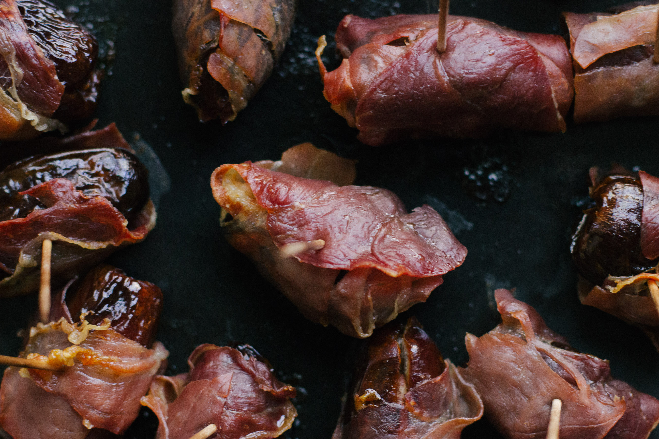 prosciutto-wrapped-pecan-stuffed-dates-1